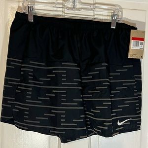 Black Nike running shorts (New!)🖤
